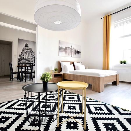 Standard Apartment By Hi5 - Bazilika Suite 布达佩斯 外观 照片